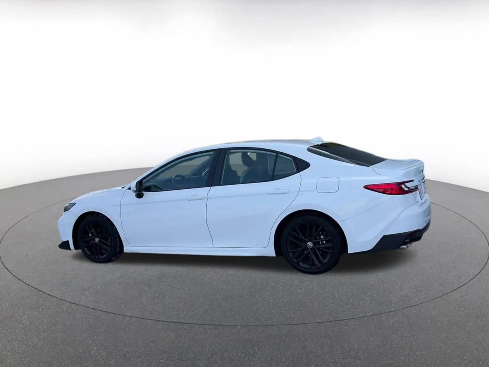 Thumbnail: 2025 Toyota Camry - 10