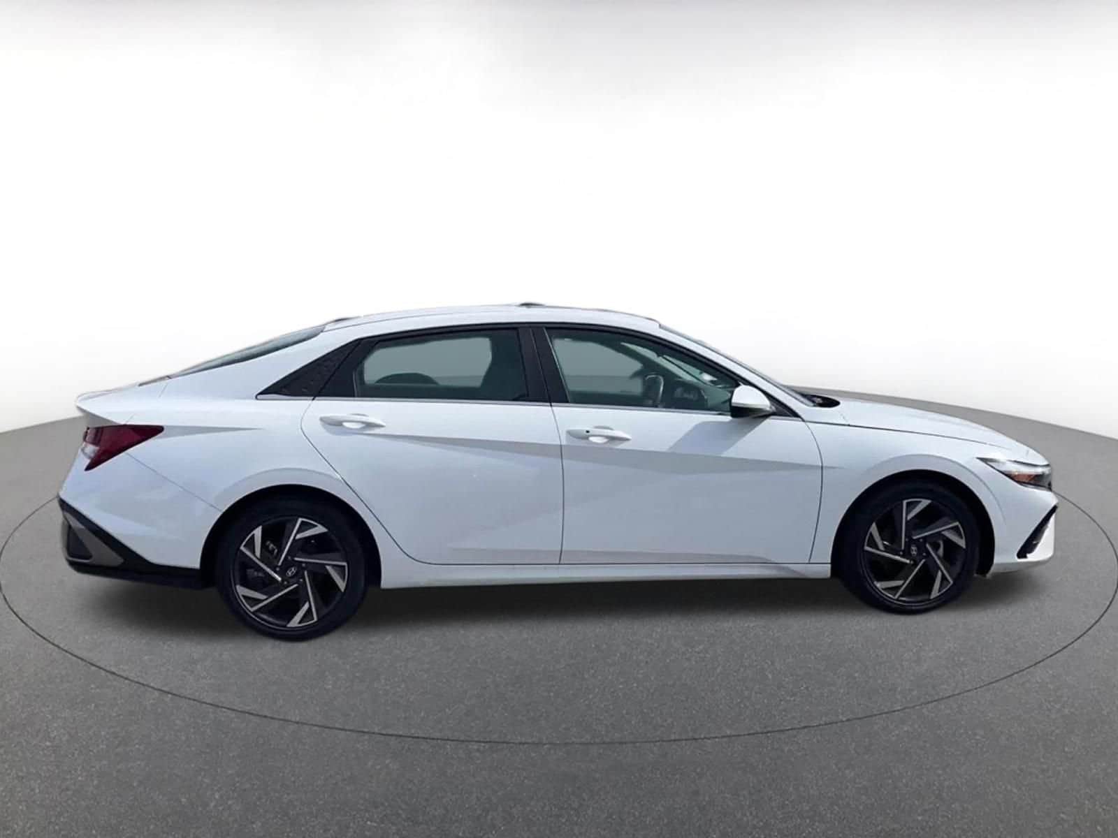 Thumbnail: 2025 Hyundai Elantra - 16