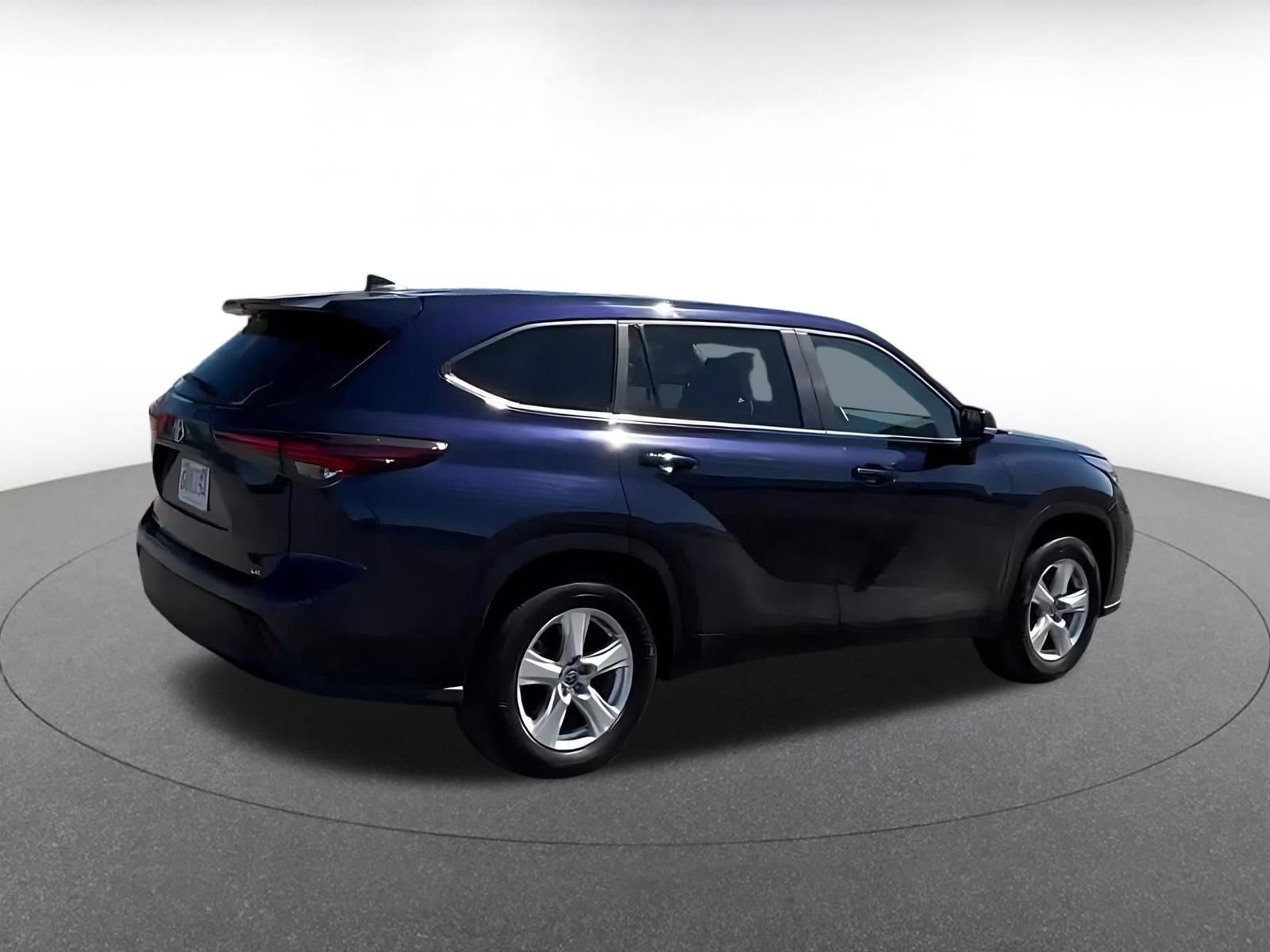 Thumbnail: 2025 Toyota Highlander - 15