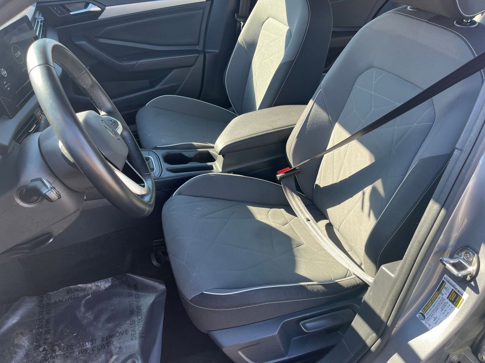 Thumbnail: 2025 Volkswagen Jetta - 32