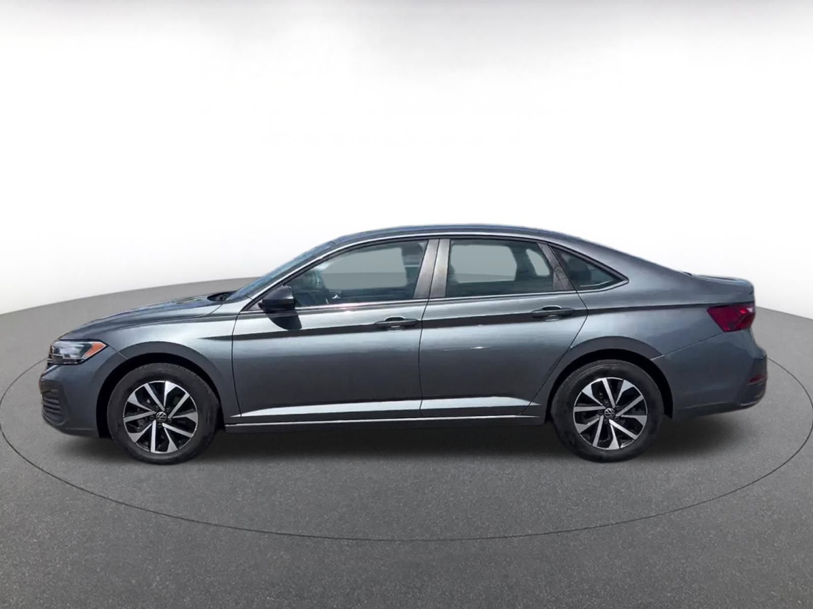 Thumbnail: 2024 Volkswagen Jetta - 9