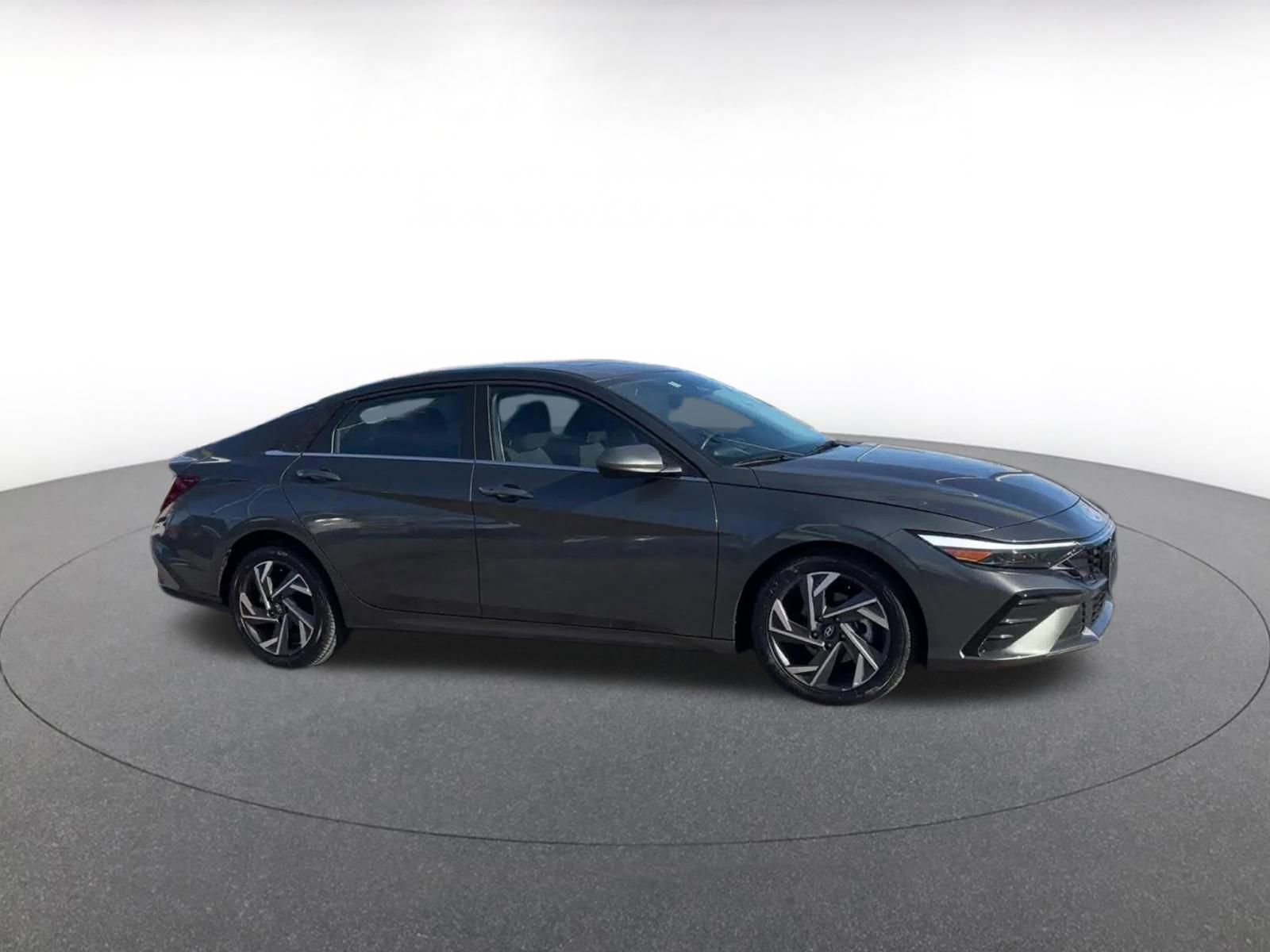 Thumbnail: 2025 Hyundai Elantra - 2