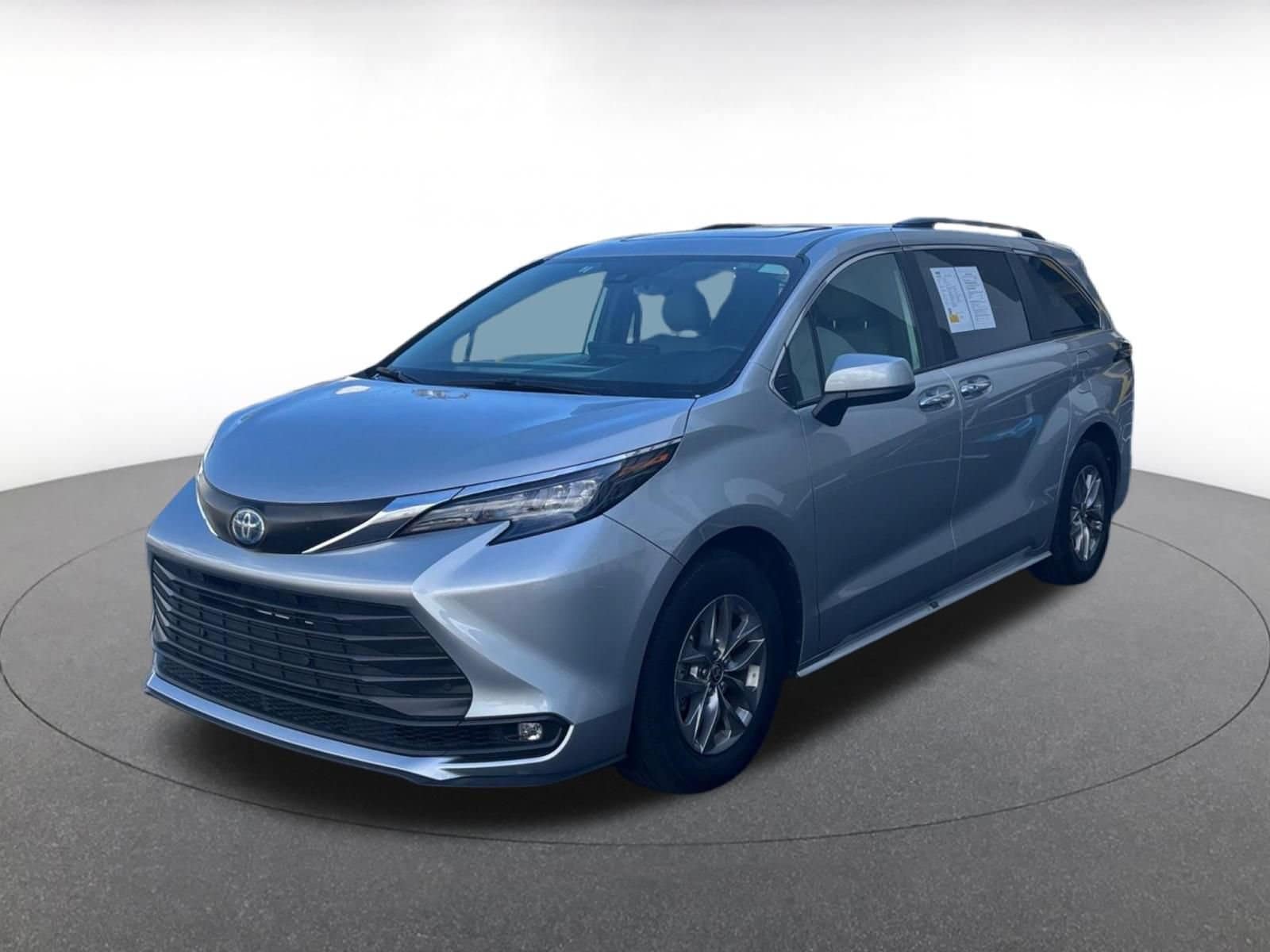 Thumbnail: 2025 Toyota Sienna - 6