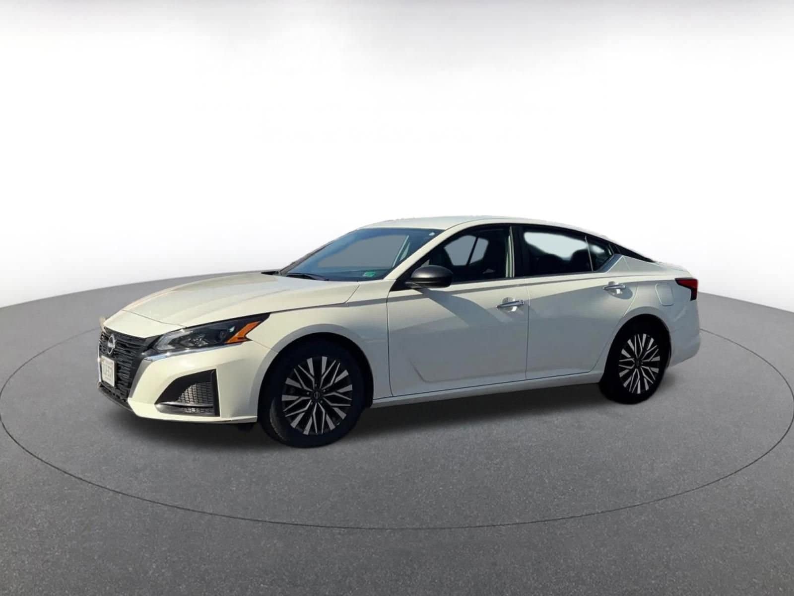 Thumbnail: 2025 Nissan Altima - 8