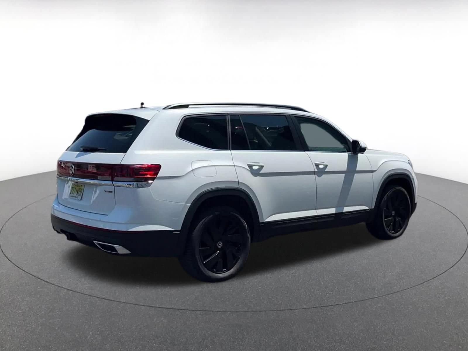 Thumbnail: 2026 Volkswagen Atlas - 12
