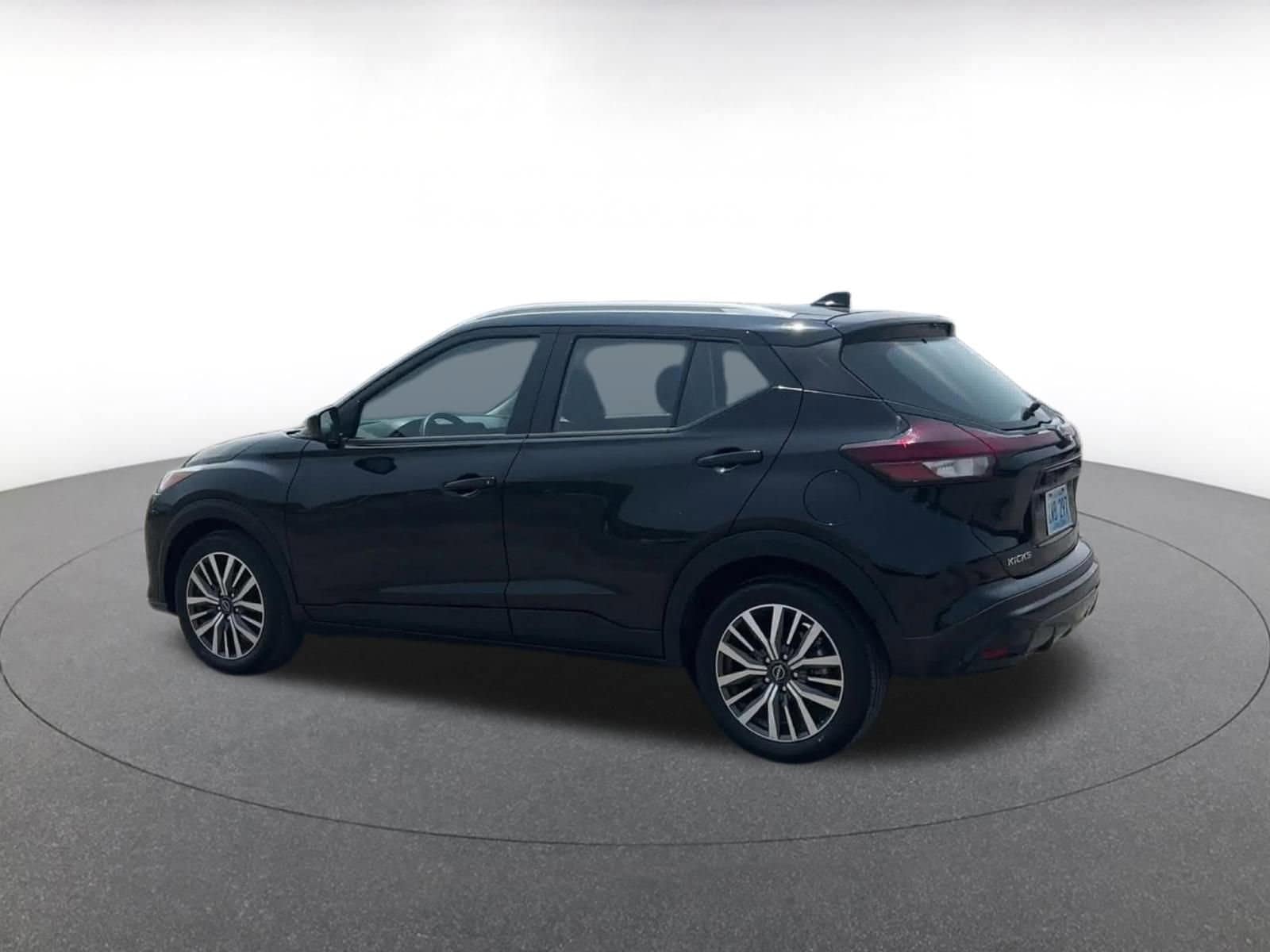 Thumbnail: 2024 Nissan Kicks - 10