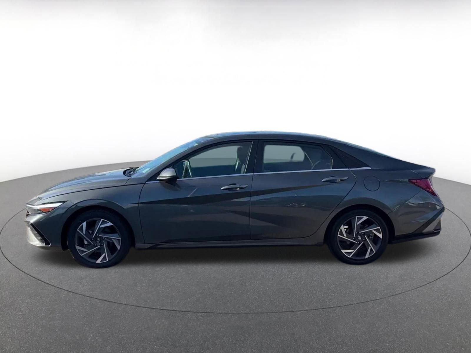 Thumbnail: 2025 Hyundai Elantra - 9