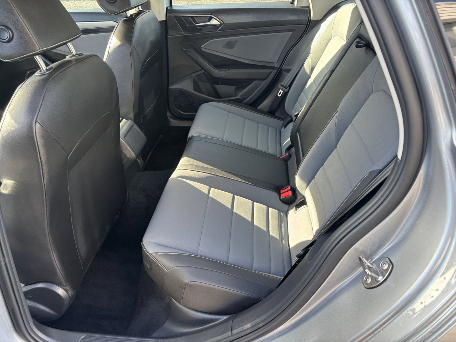 Thumbnail: 2025 Volkswagen Jetta - 22