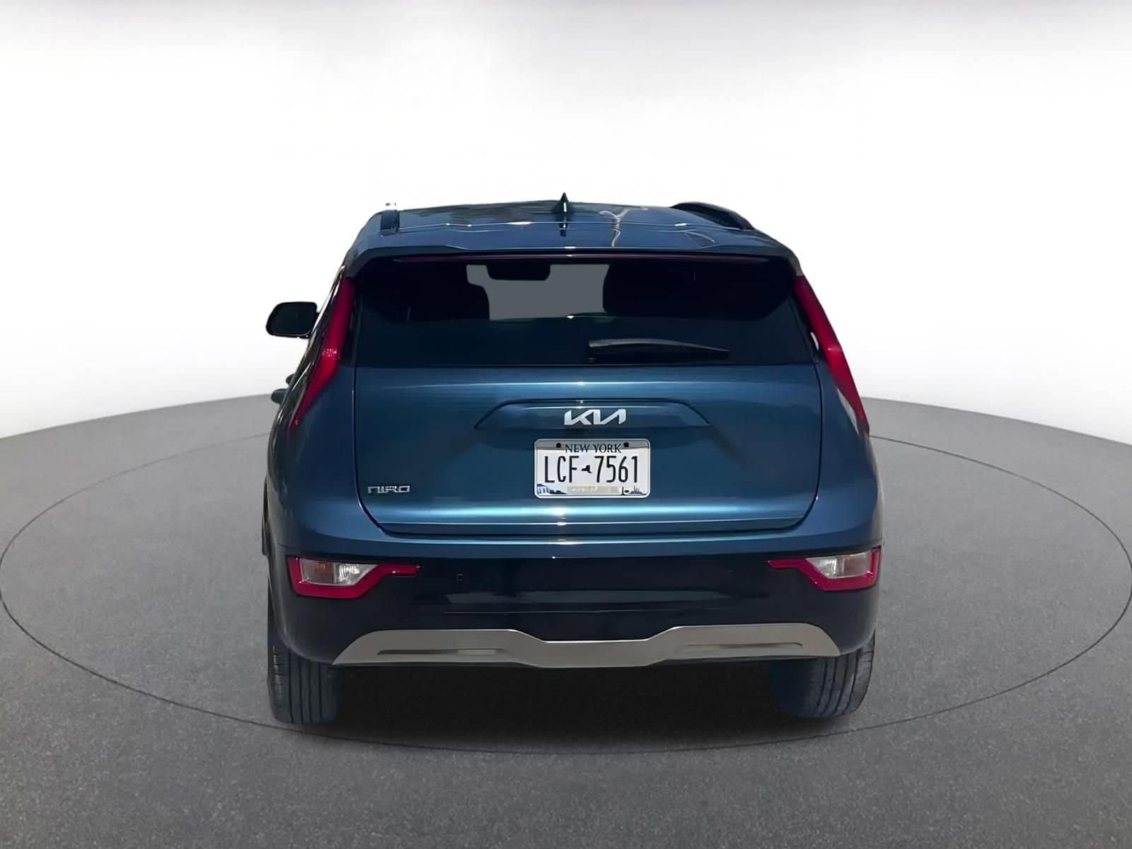 Thumbnail: 2023 Kia Niro - 12