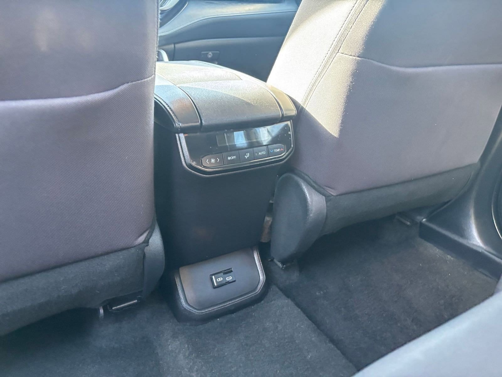 Thumbnail: 2025 Toyota Highlander - 23