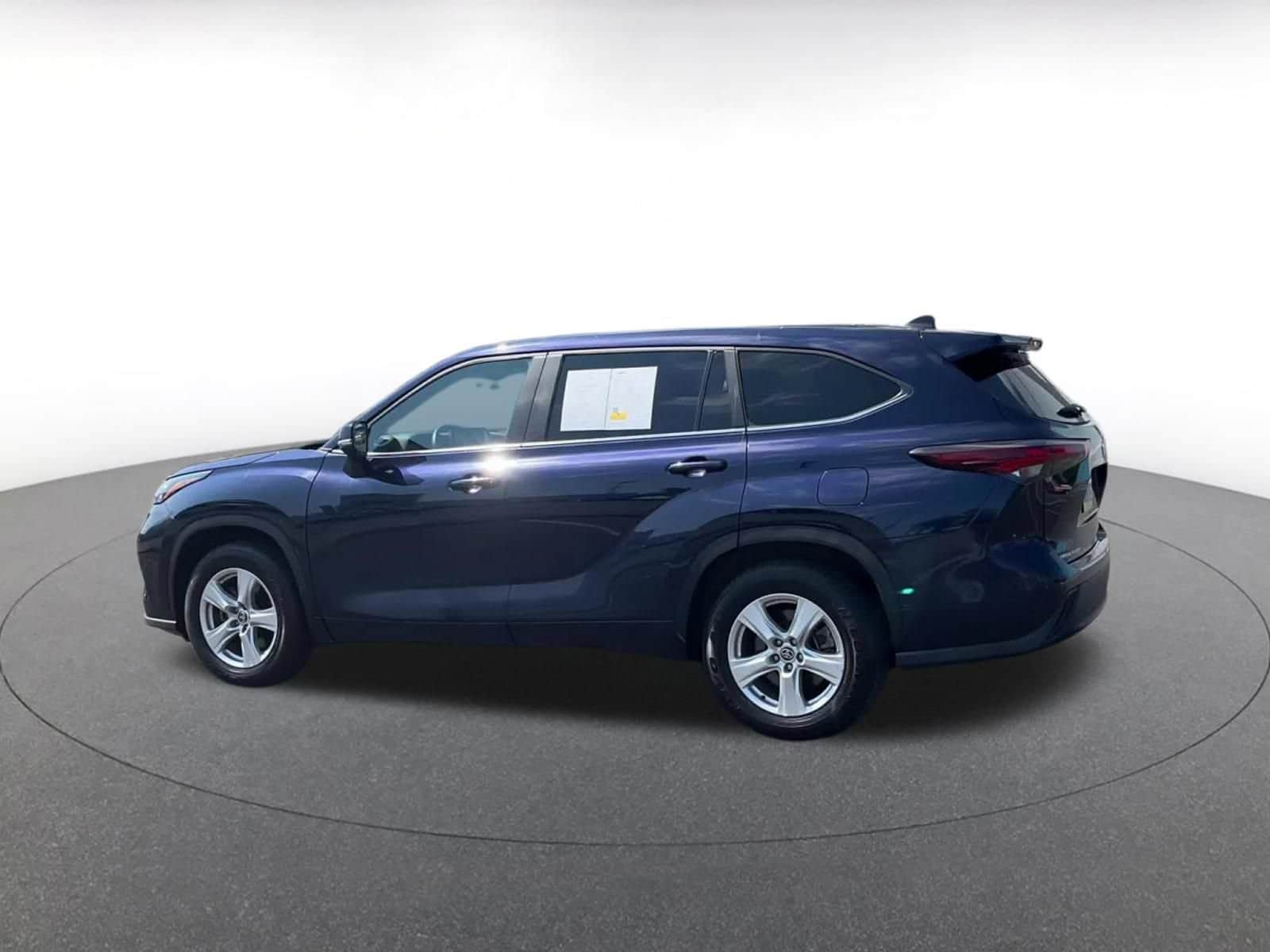 Thumbnail: 2025 Toyota Highlander - 9