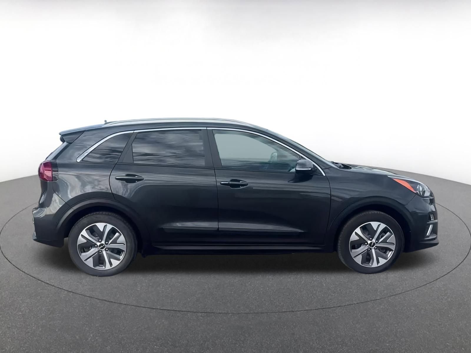 Thumbnail: 2022 Kia Niro - 16