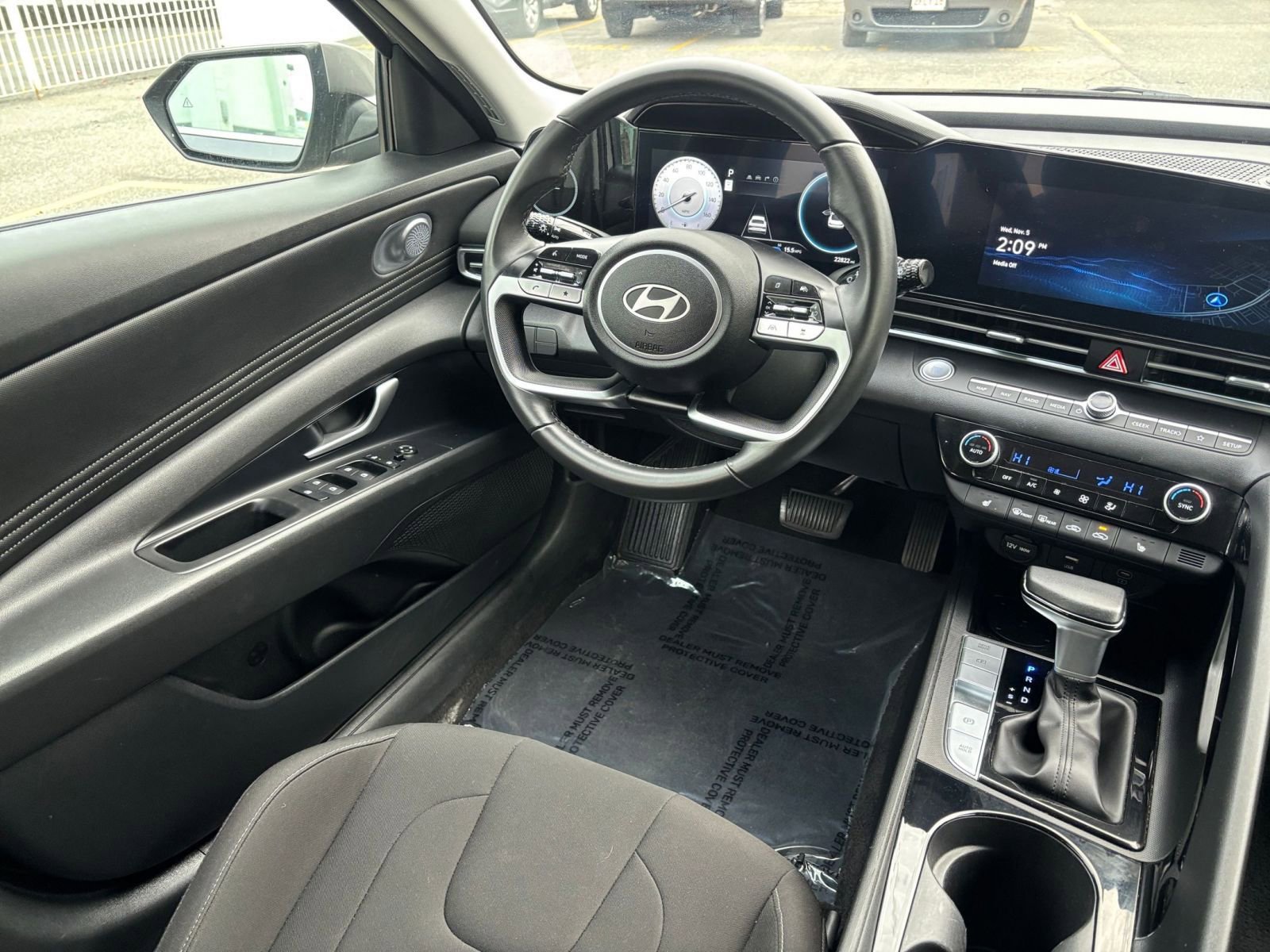 Thumbnail: 2025 Hyundai Elantra - 30