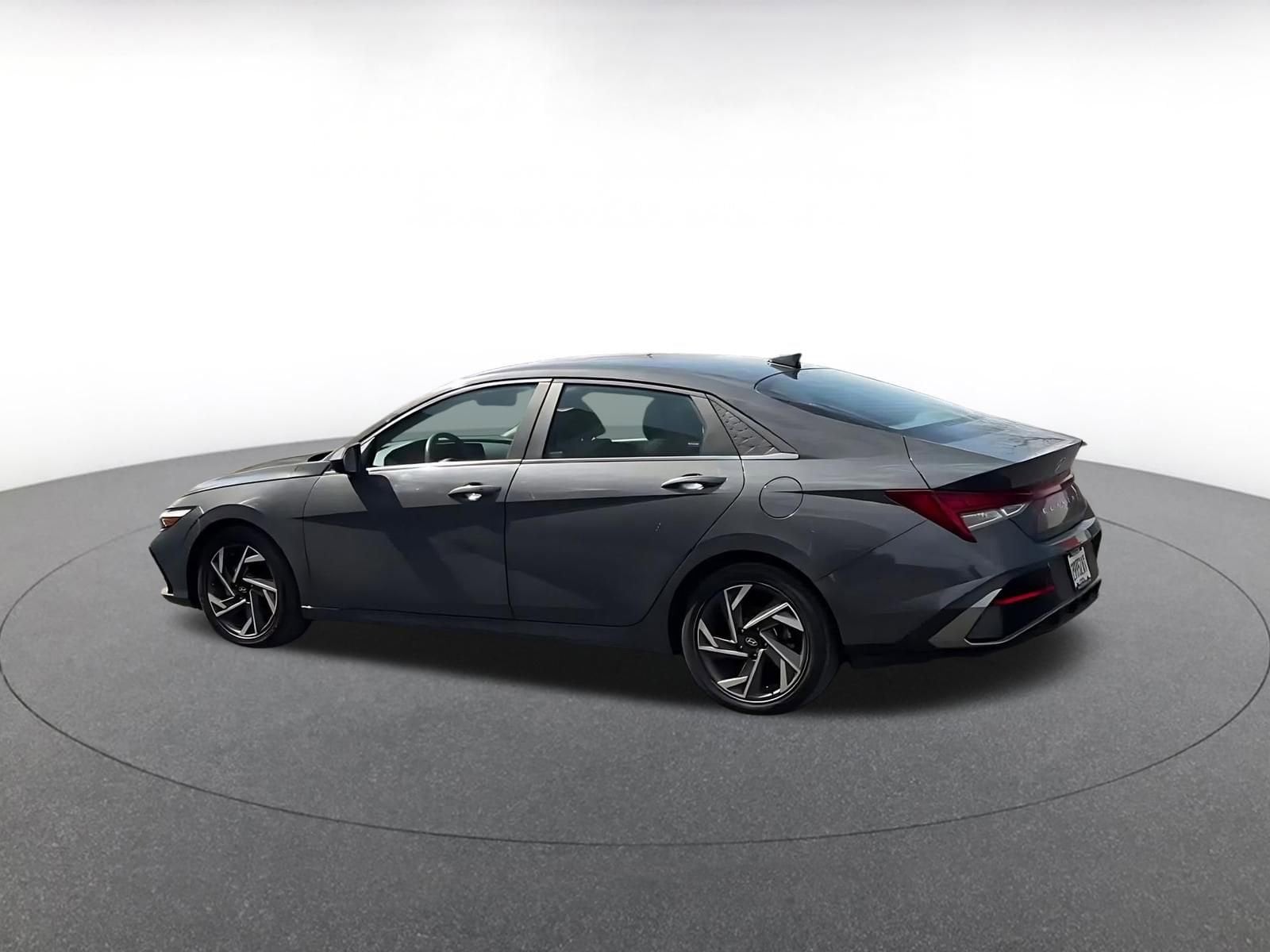 Thumbnail: 2025 Hyundai Elantra - 10