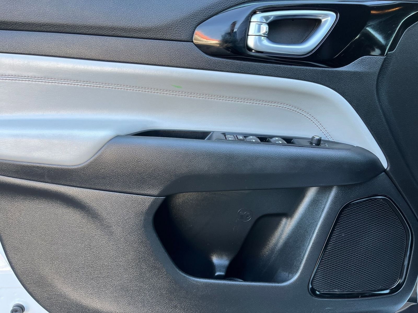 Thumbnail: 2025 Jeep Compass - 18