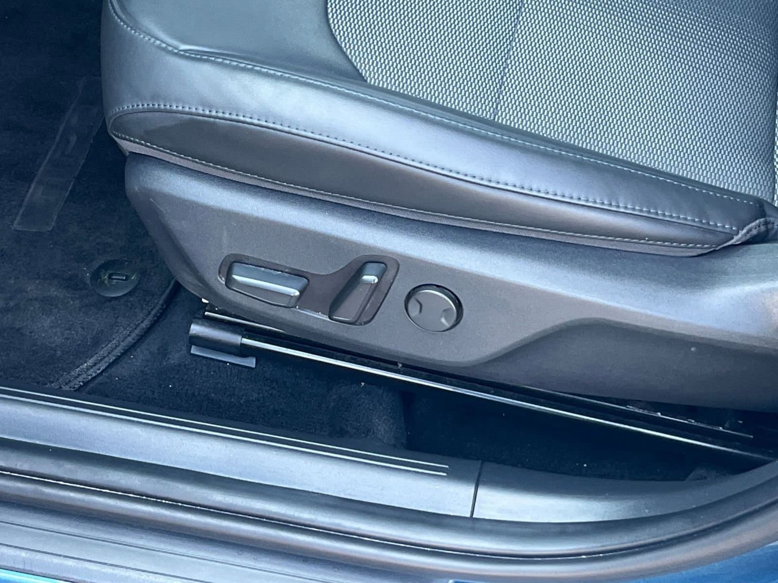 Thumbnail: 2023 Kia Niro - 27