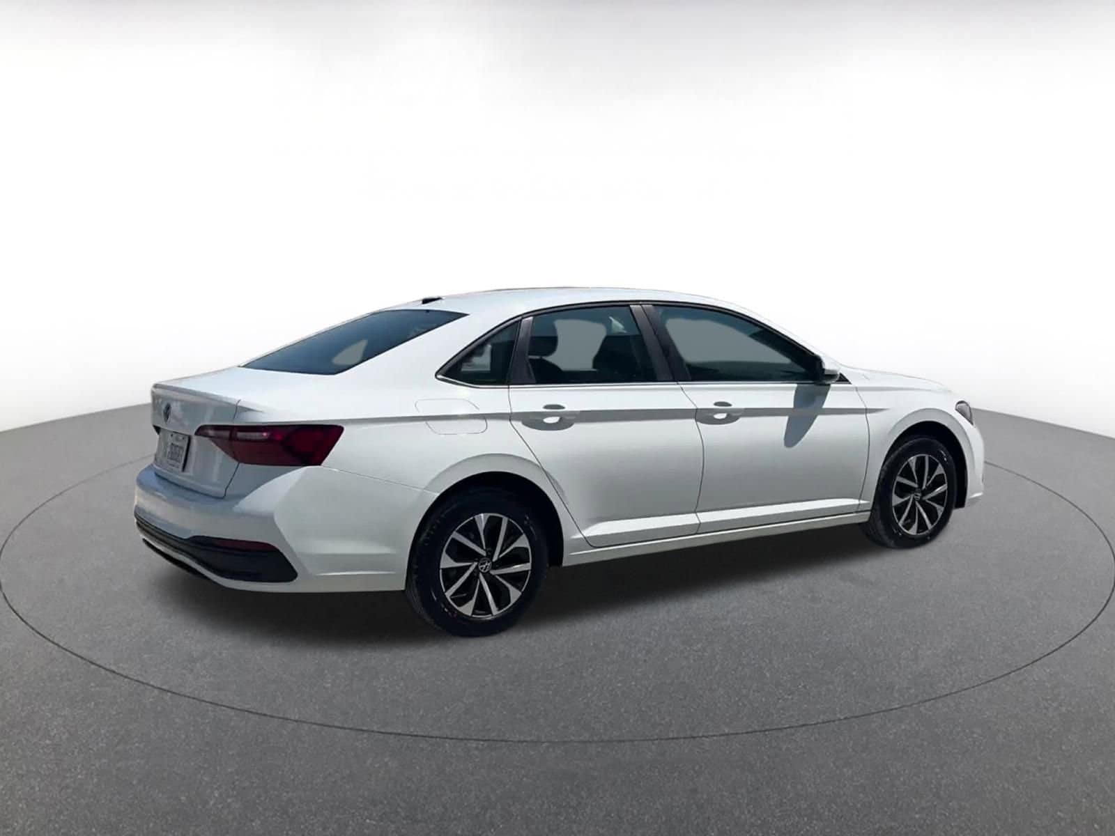 Thumbnail: 2024 Volkswagen Jetta - 14