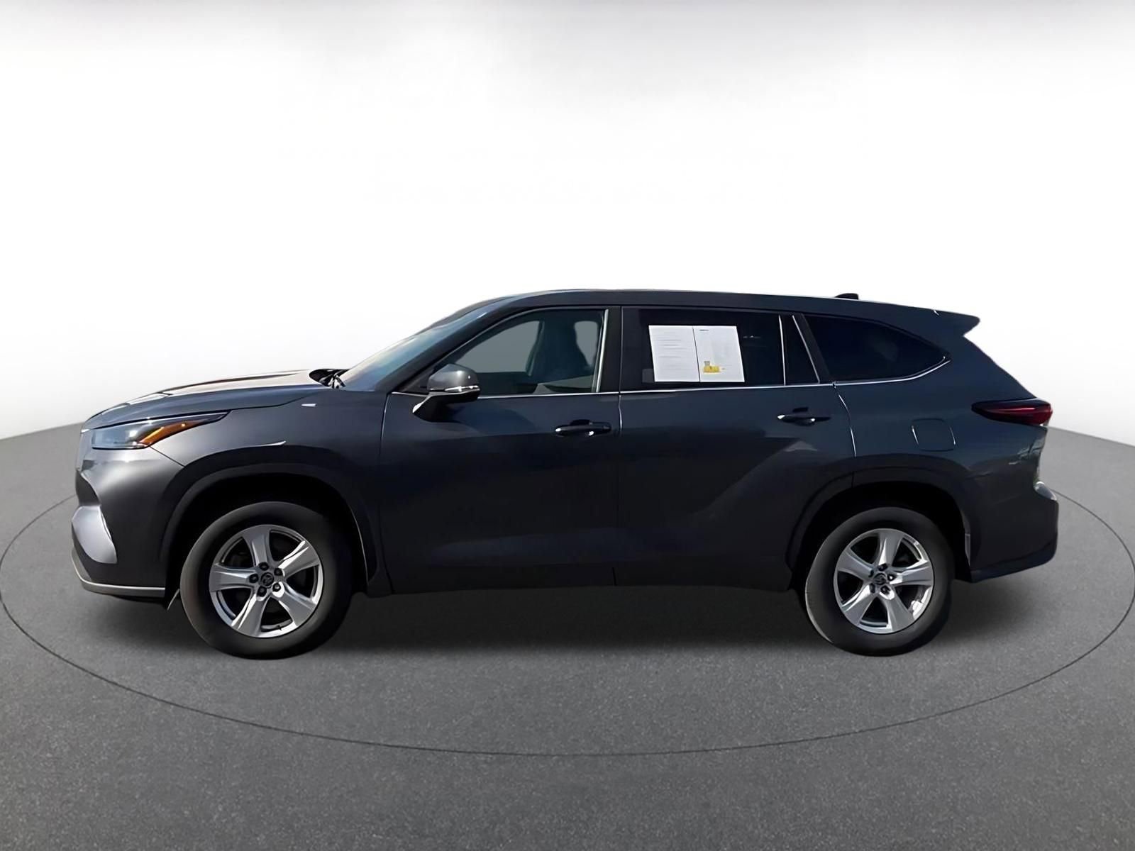 Thumbnail: 2025 Toyota Highlander - 9