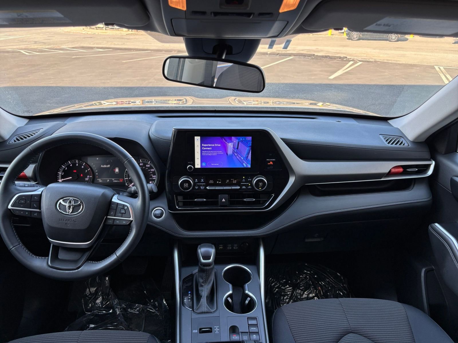 Thumbnail: 2025 Toyota Highlander - 33