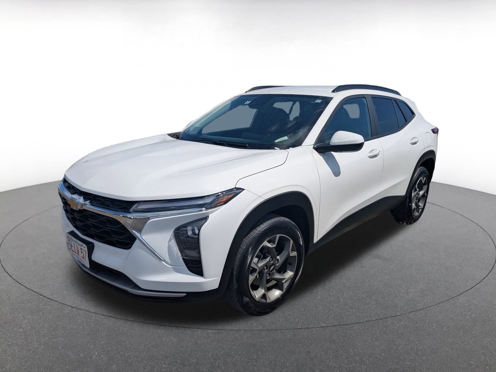 Thumbnail: 2024 Chevrolet Trax - 3