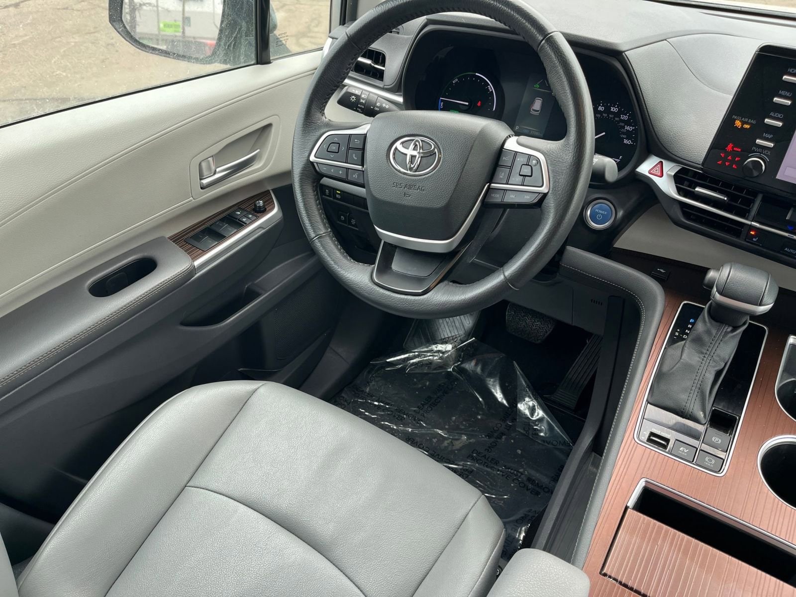 Thumbnail: 2024 Toyota Sienna - 33