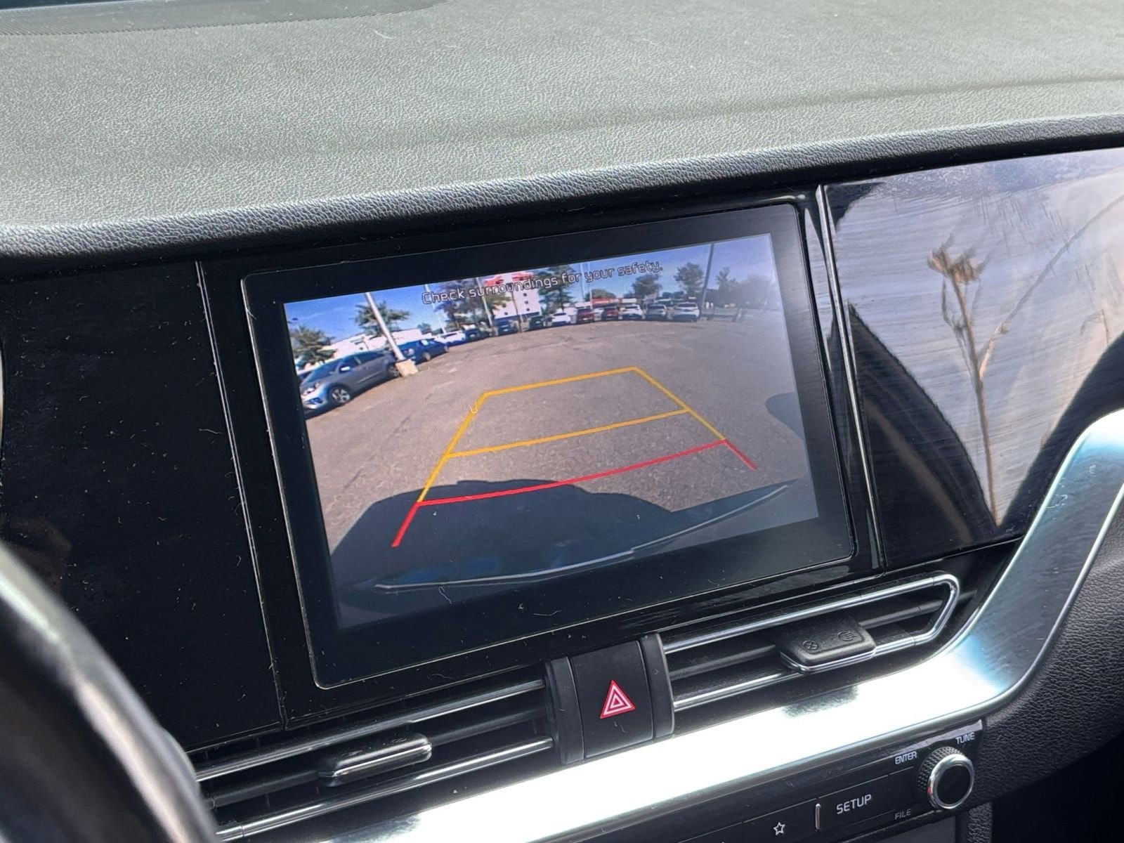 Thumbnail: 2022 Kia Niro - 17