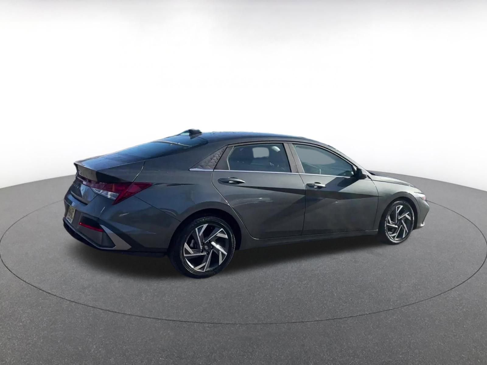 Thumbnail: 2025 Hyundai Elantra - 15