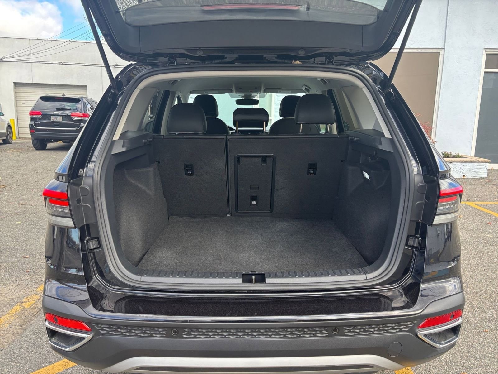 Thumbnail: 2025 Volkswagen Taos - 27