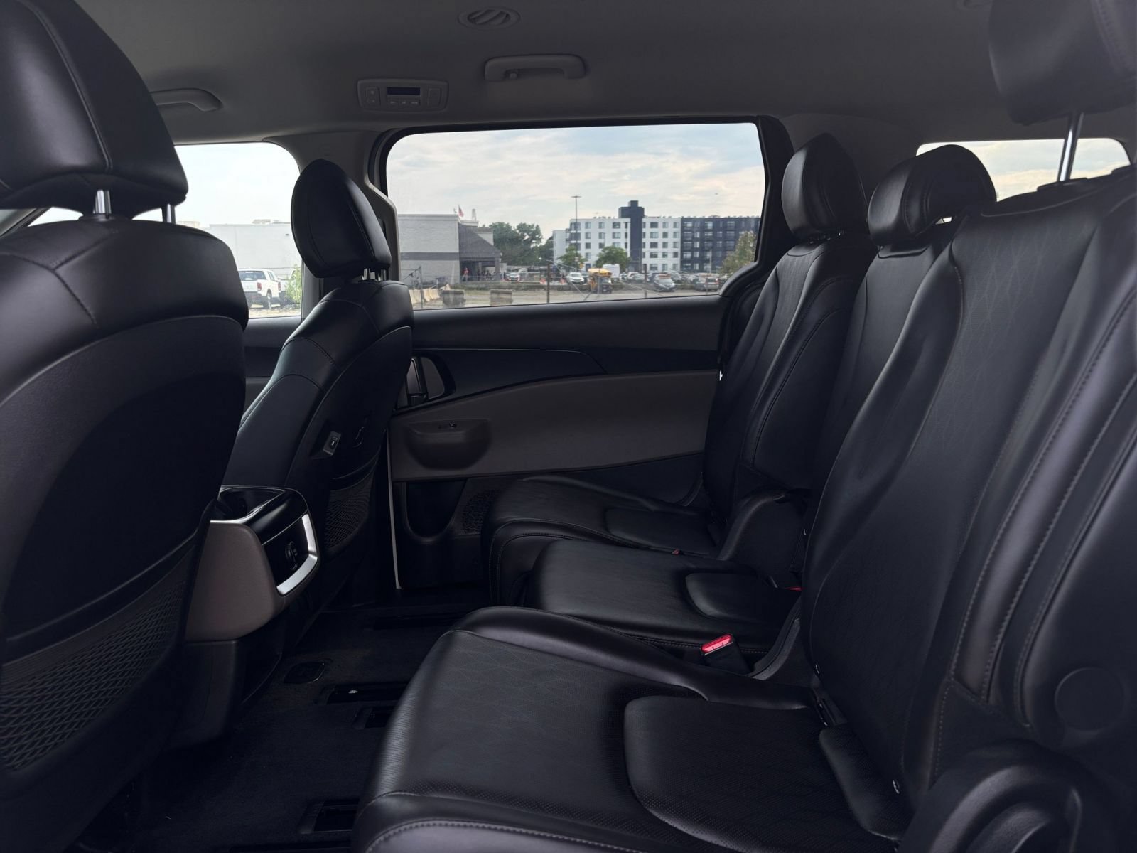 Thumbnail: 2026 Kia Carnival - 24