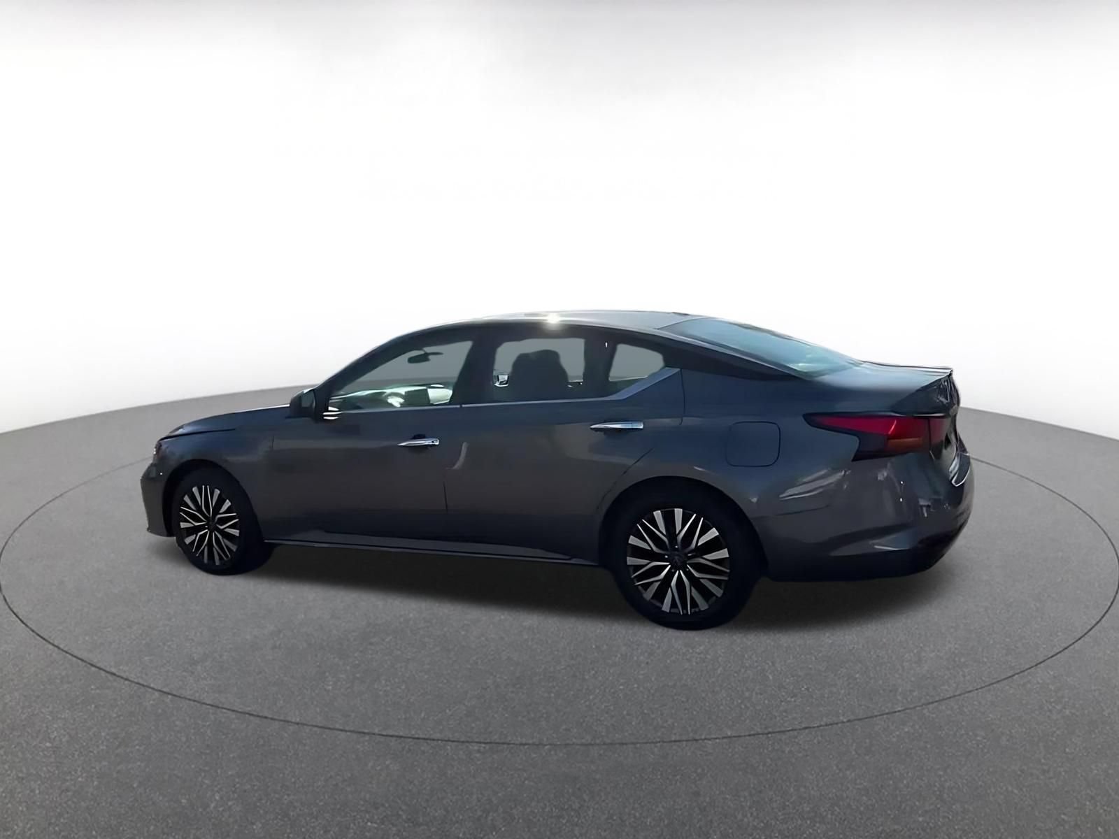 Thumbnail: 2025 Nissan Altima - 8