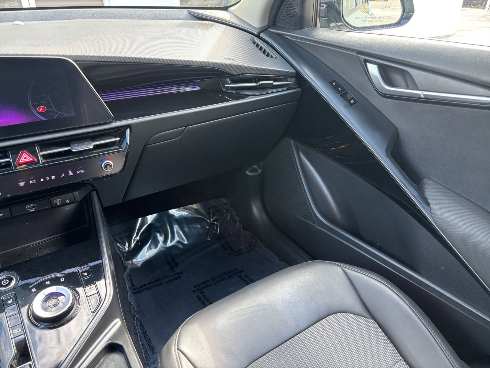 Thumbnail: 2023 Kia Niro - 35