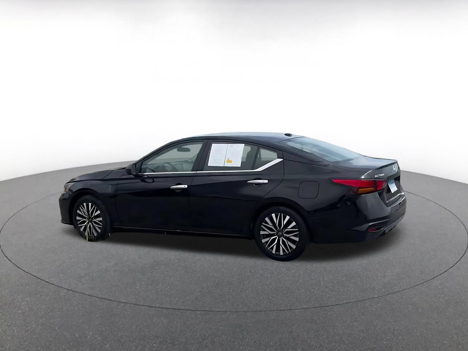 Thumbnail: 2025 Nissan Altima - 8