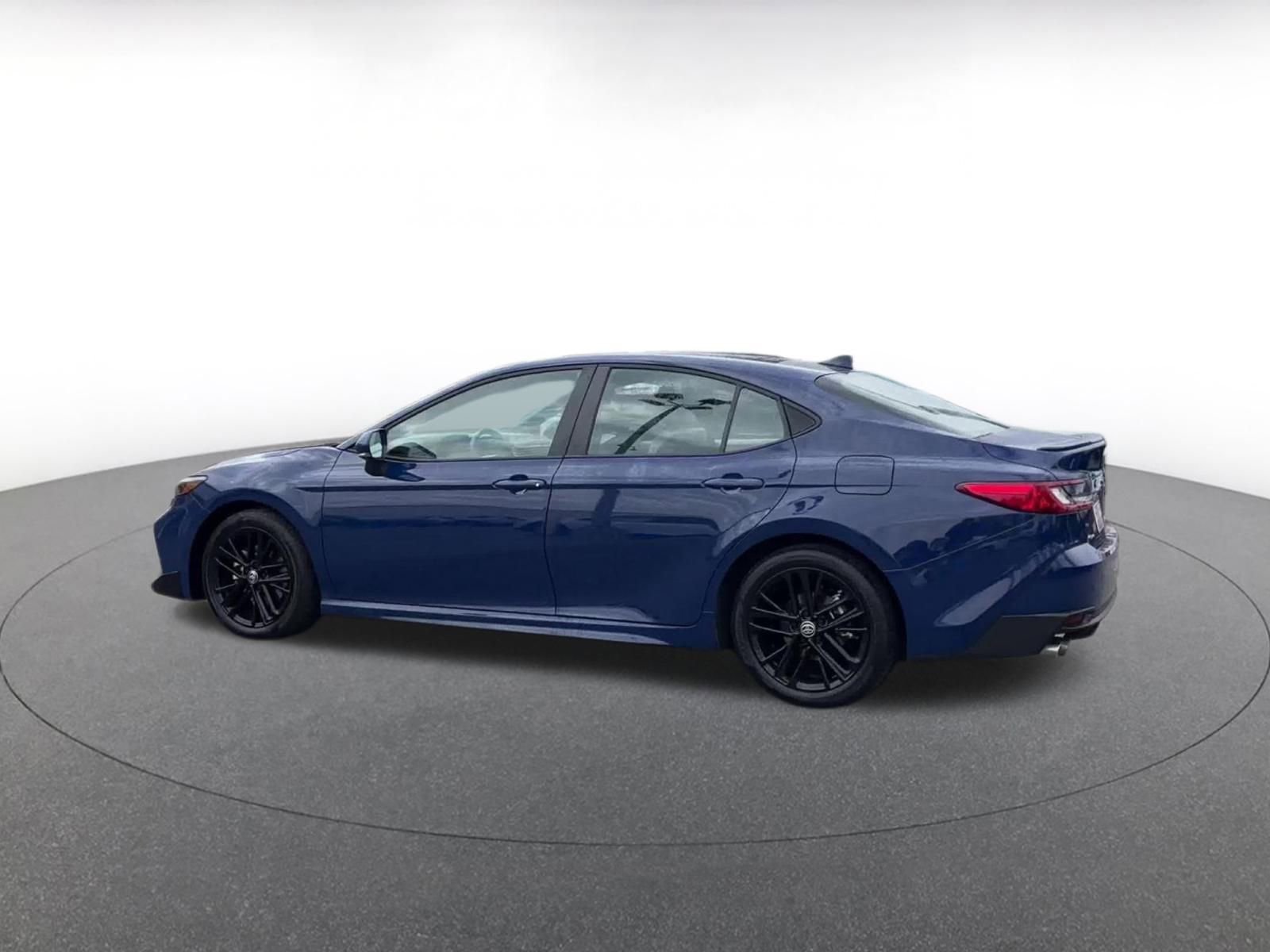 Thumbnail: 2025 Toyota Camry - 10