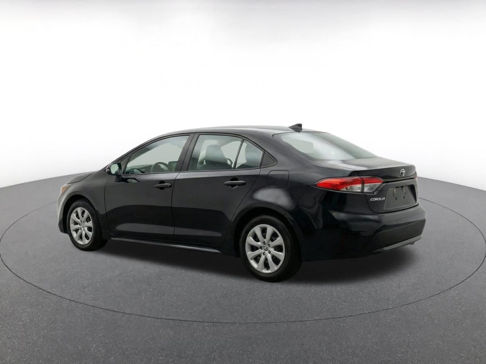 Thumbnail: 2025 Toyota Corolla - 4