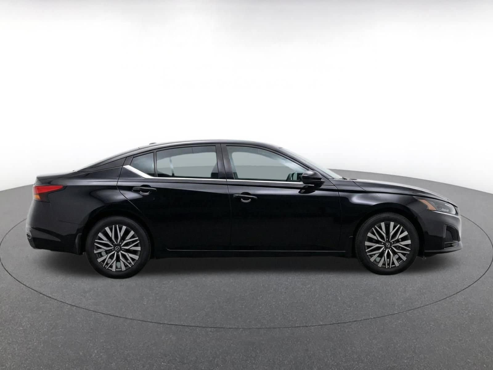 Thumbnail: 2025 Nissan Altima - 10
