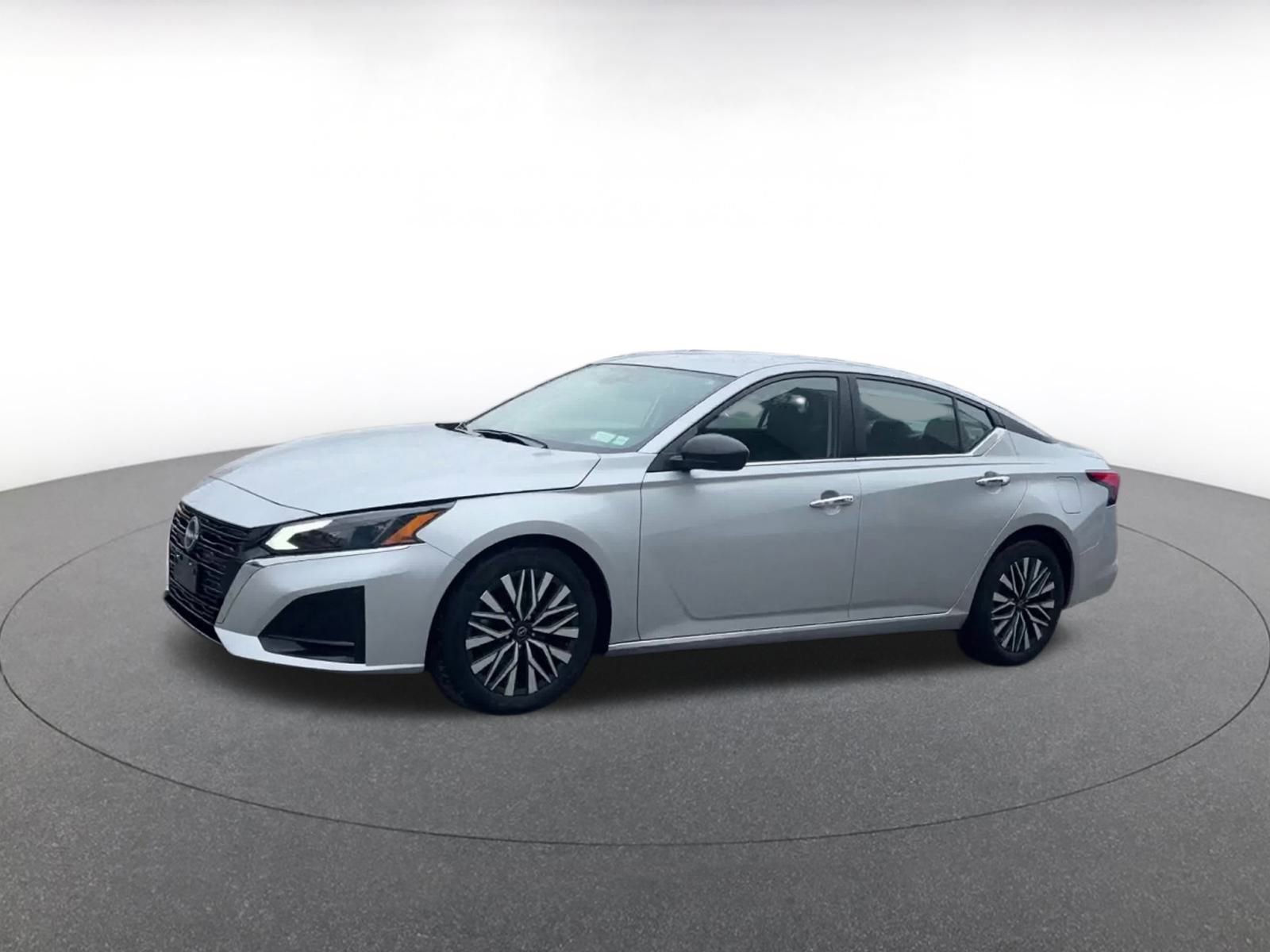 Thumbnail: 2024 Nissan Altima - 8