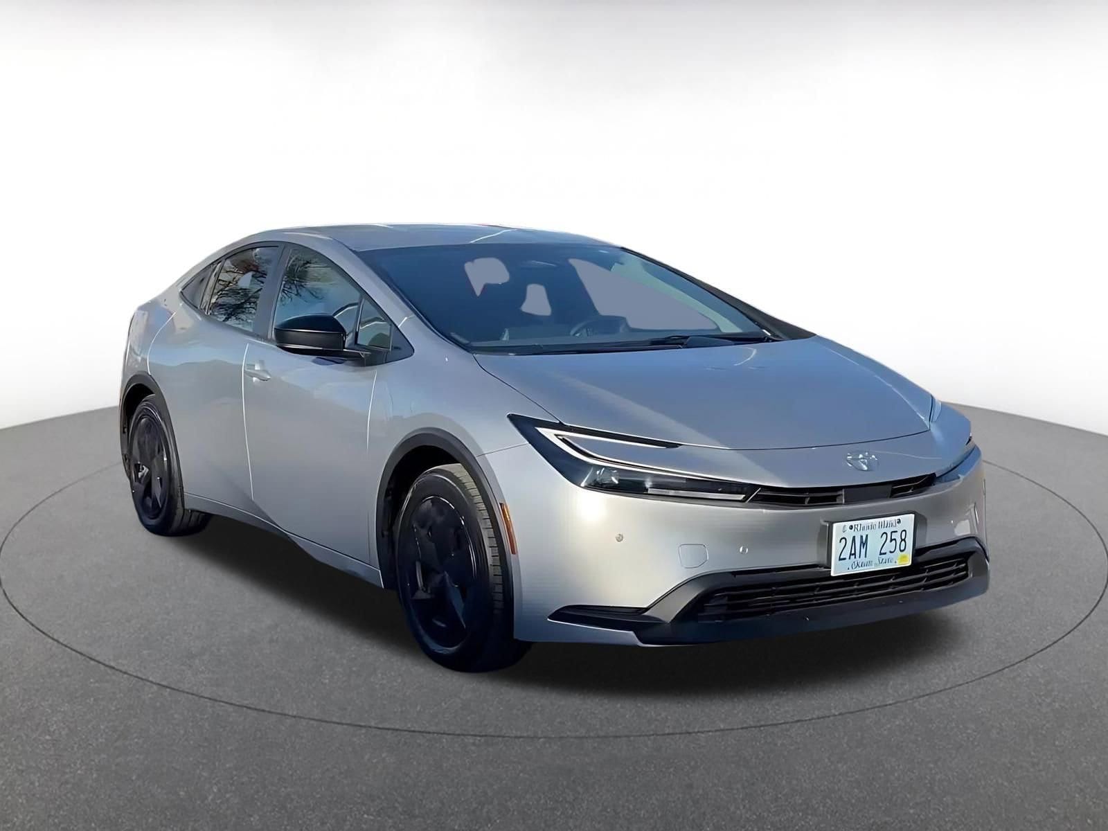 Thumbnail: 2025 Toyota Prius - 3