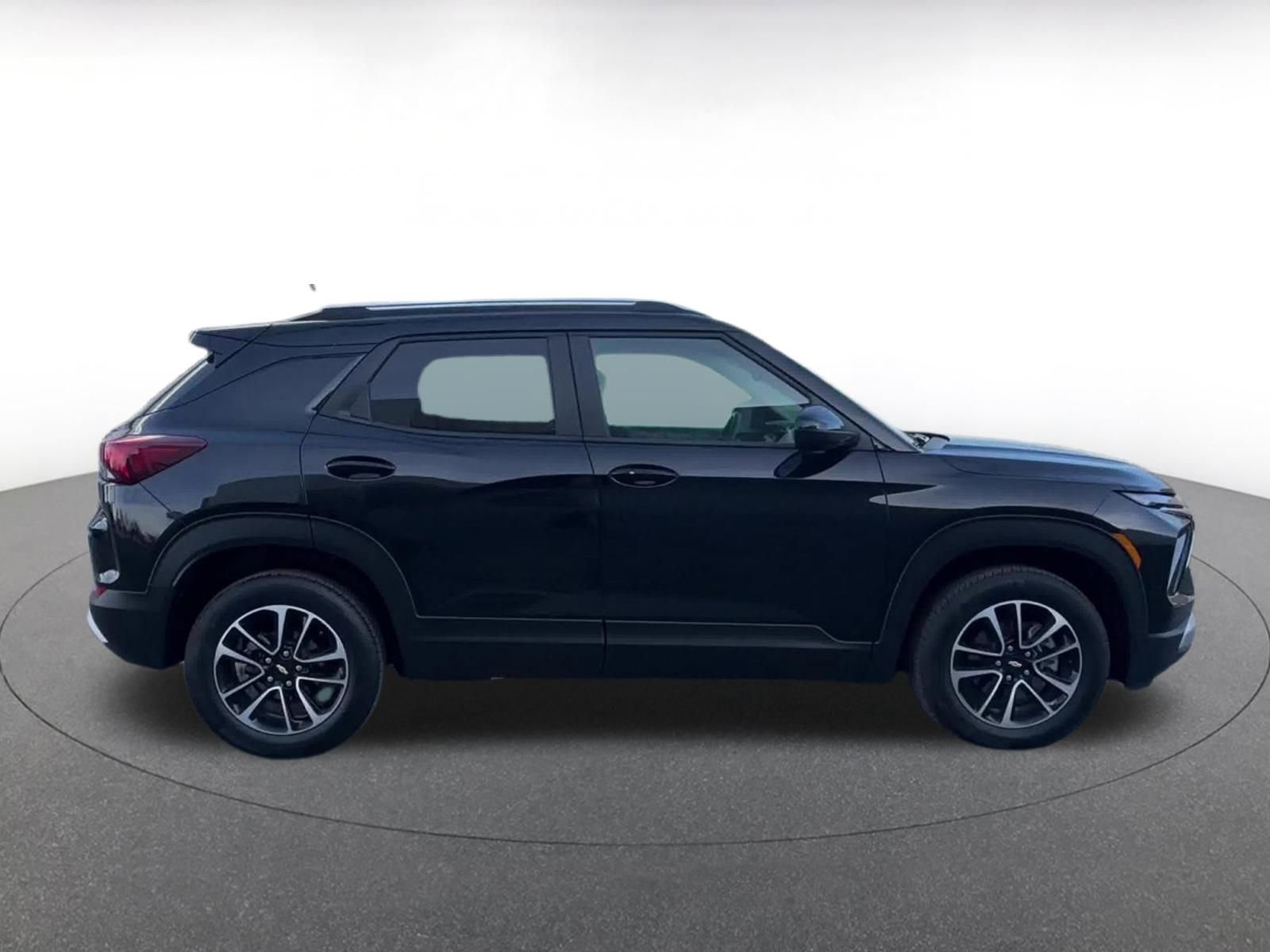 Thumbnail: 2025 Chevrolet TrailBlazer - 16