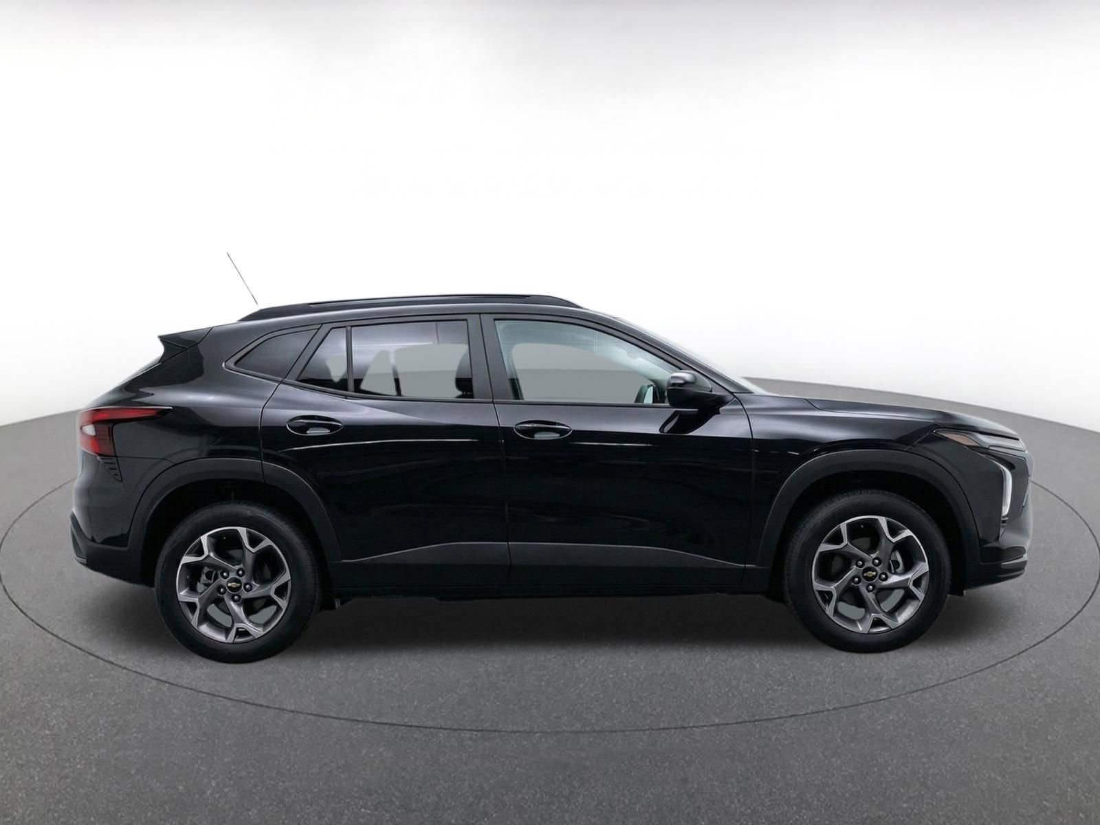 Thumbnail: 2025 Chevrolet Trax - 10