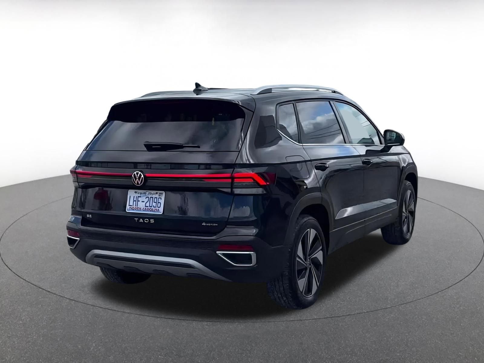 Thumbnail: 2025 Volkswagen Taos - 14