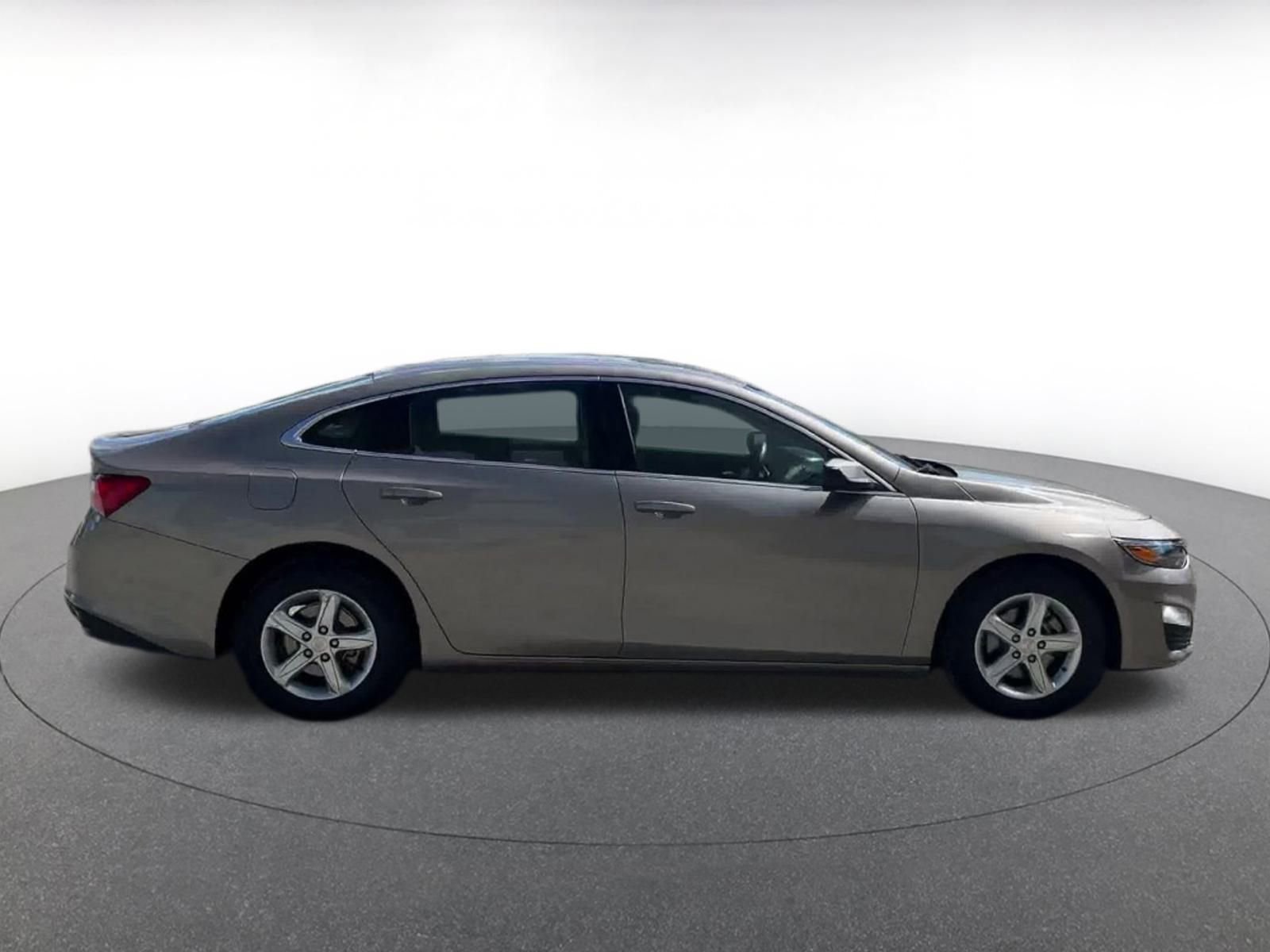 Thumbnail: 2024 Chevrolet Malibu - 16