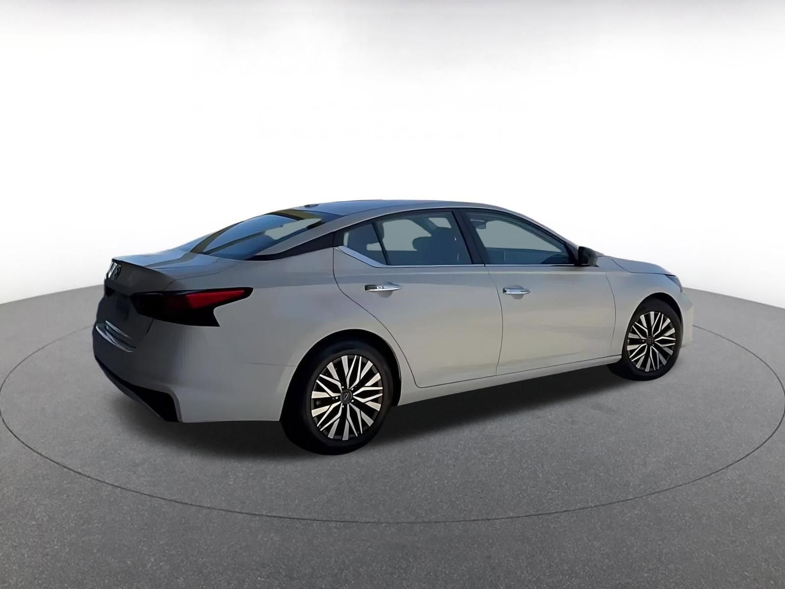 Thumbnail: 2025 Nissan Altima - 12
