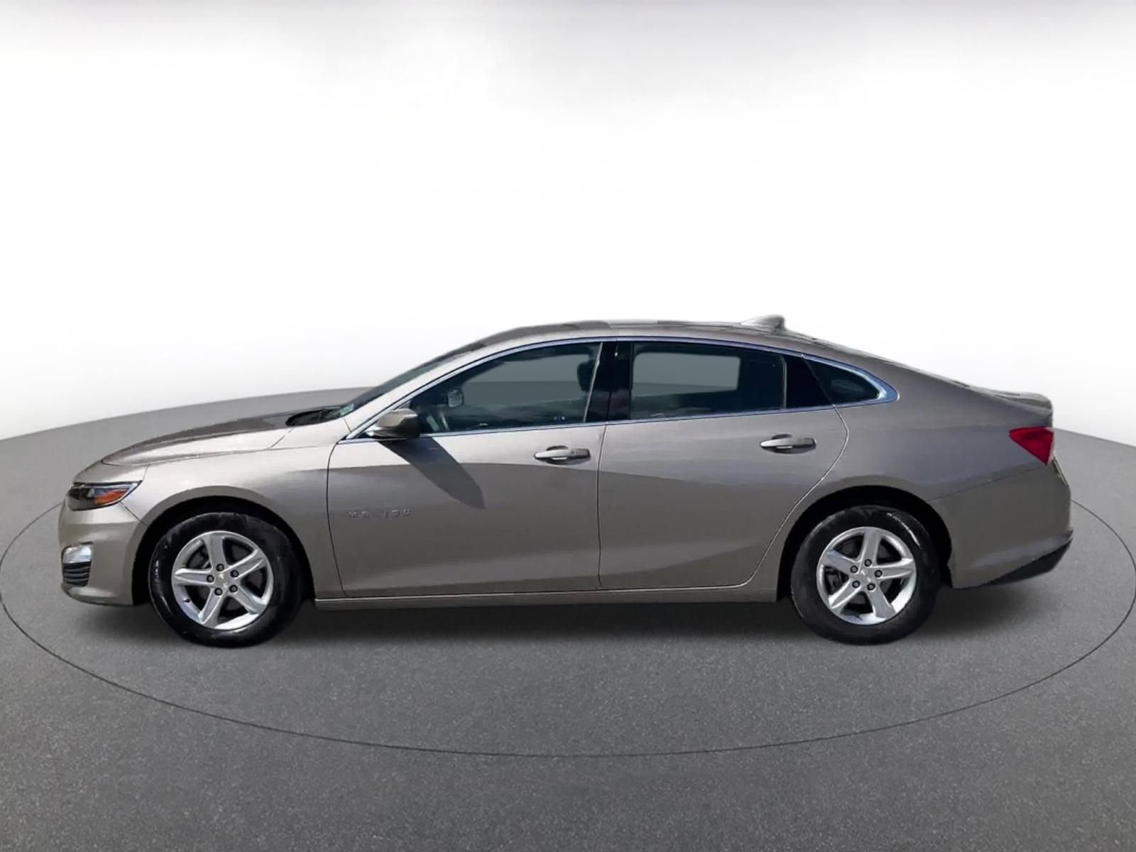 Thumbnail: 2024 Chevrolet Malibu - 8