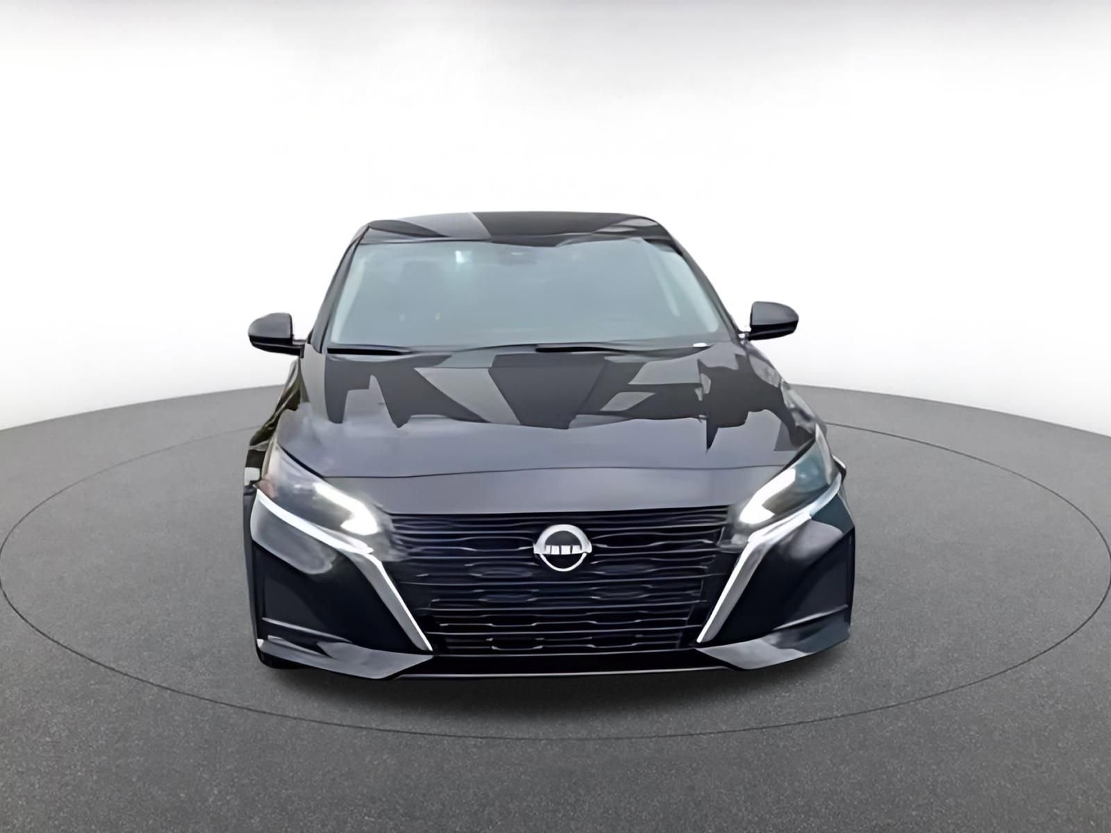 Thumbnail: 2025 Nissan Altima - 16