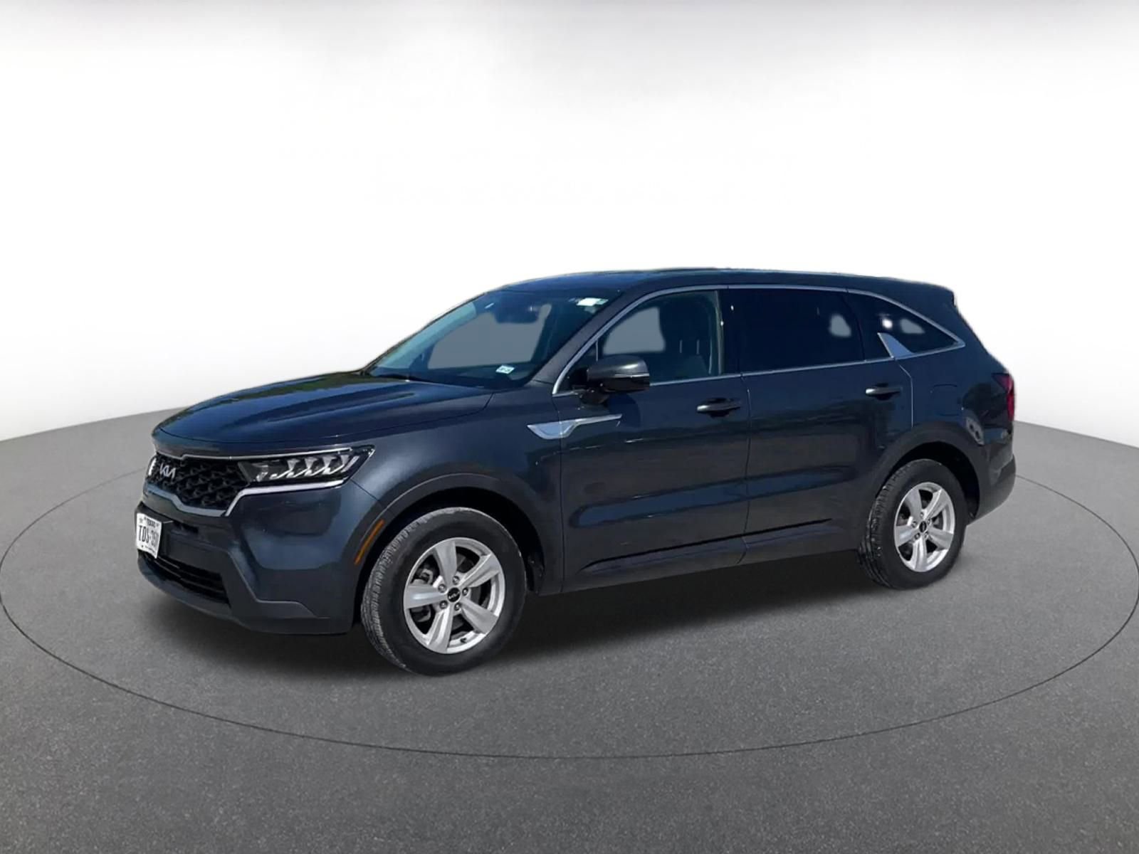 Thumbnail: 2023 Kia Sorento - 7