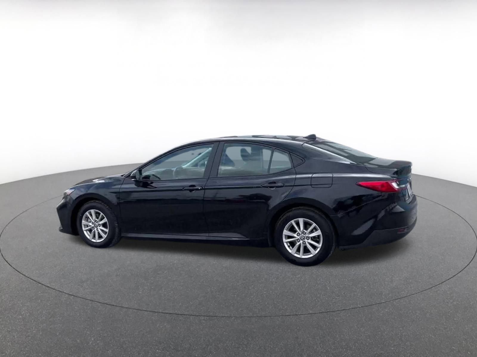 Thumbnail: 2025 Toyota Camry - 10