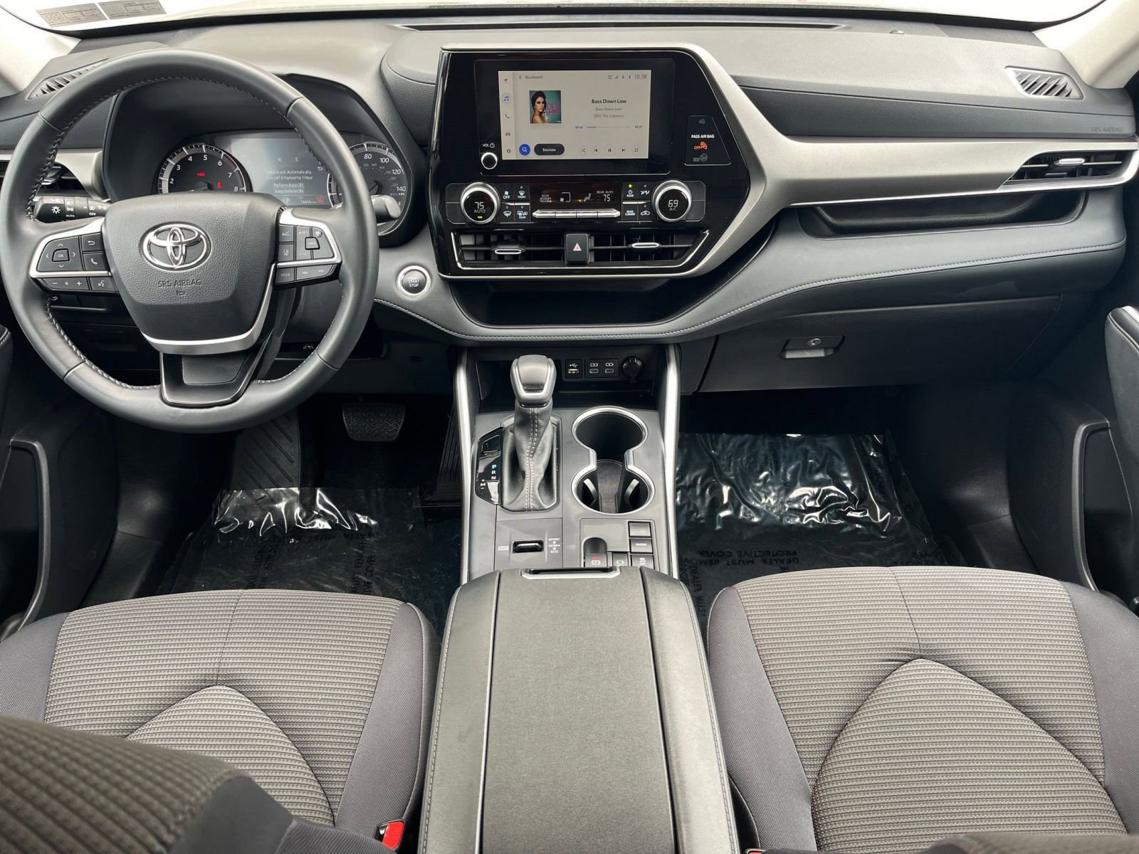 Thumbnail: 2025 Toyota Highlander - 34