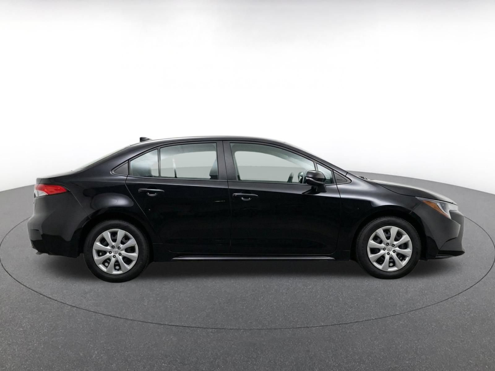 Thumbnail: 2025 Toyota Corolla - 10