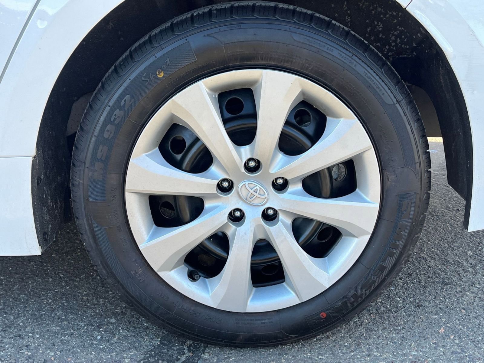 Thumbnail: 2024 Toyota Corolla - 25