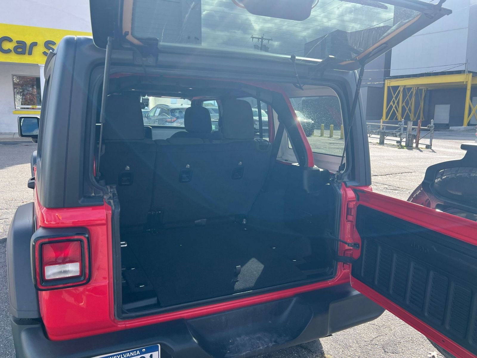 Thumbnail: 2025 Jeep Wrangler - 31